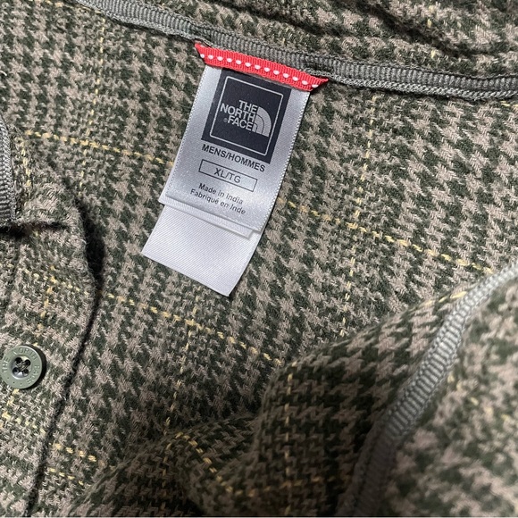 Northface looser weave flannel - Picture 3 of 10